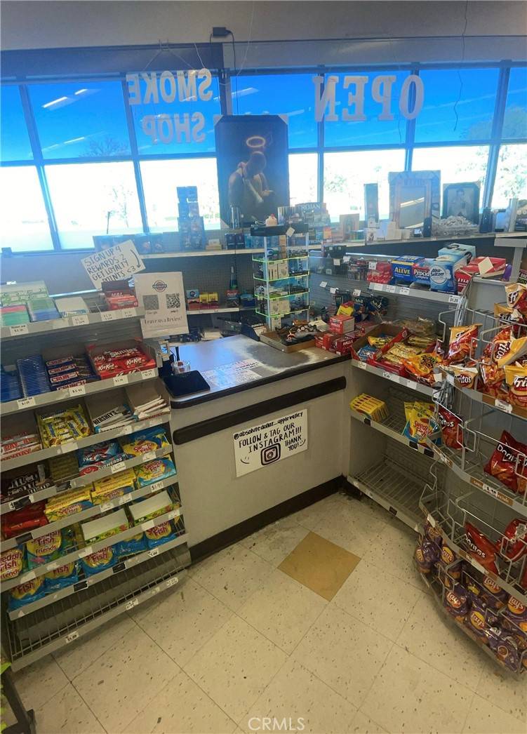 Apple Valley, CA 92307,21738 US Highway 18