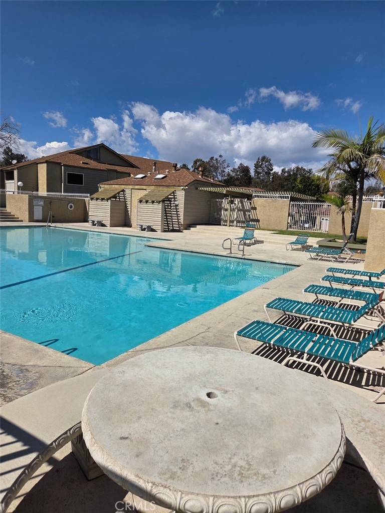 Pomona, CA 91766,5 Country Mile RD