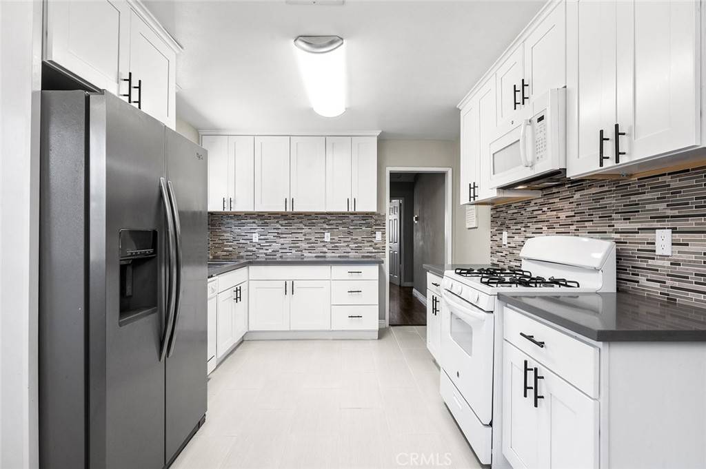 Jurupa Valley, CA 92509,6339 Rathke DR
