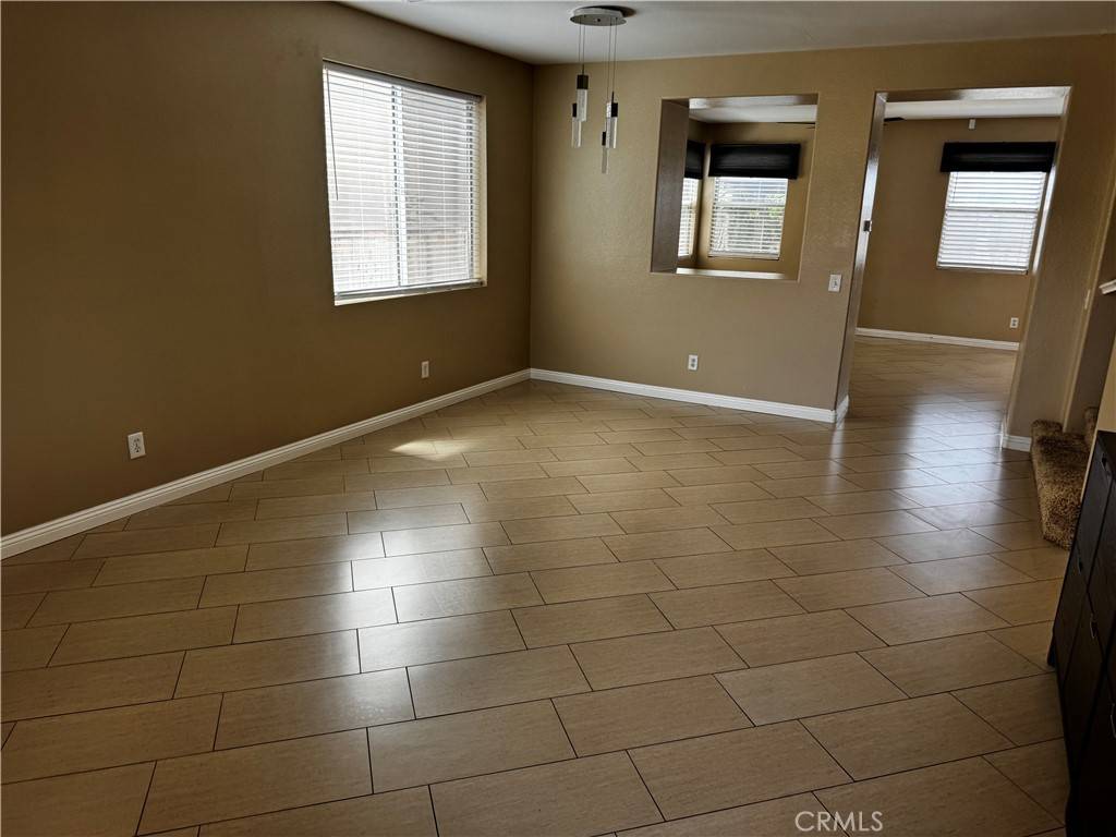 Eastvale, CA 91752,12369 Kern River DR