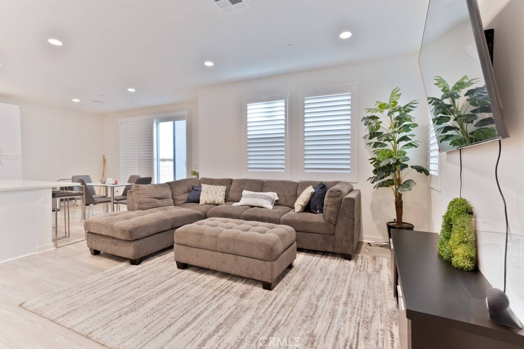 Fontana, CA 92336,16040 Jamie LN #9