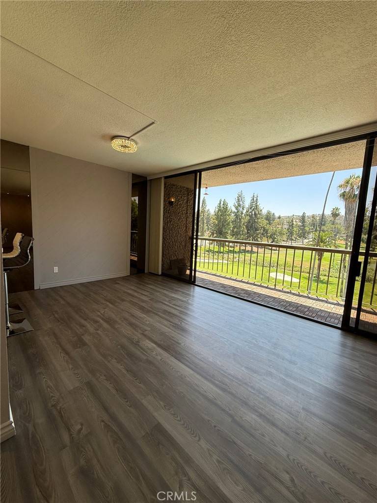 Riverside, CA 92507,5555 Canyon Crest DR #3B