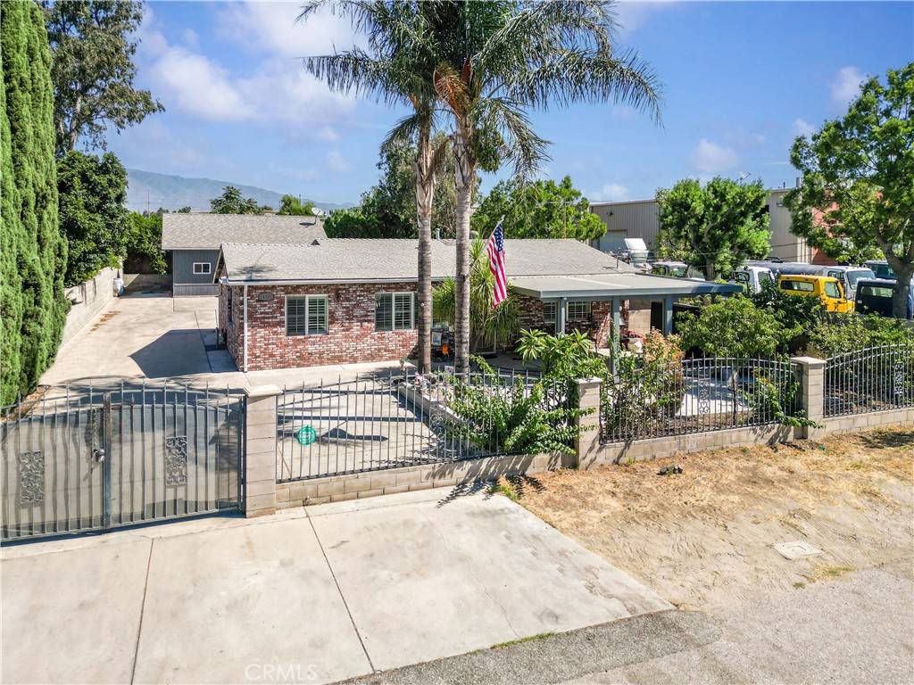 Fontana, CA 92335,14582 El Molino ST