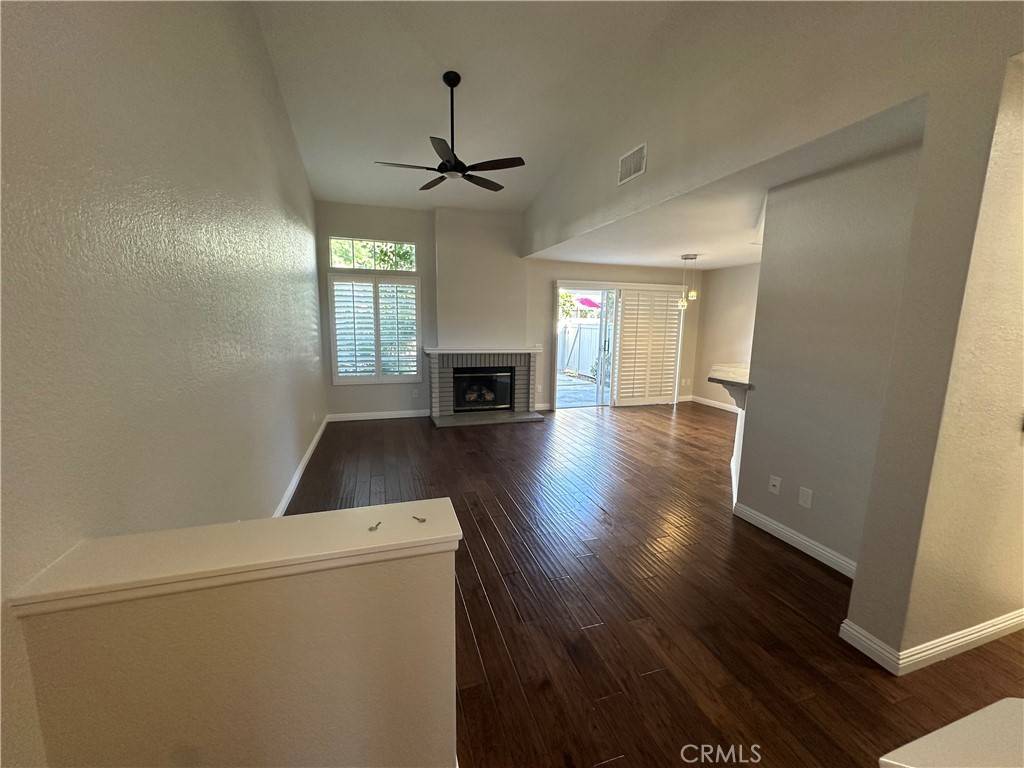 Tustin, CA 92782,2211 Carob