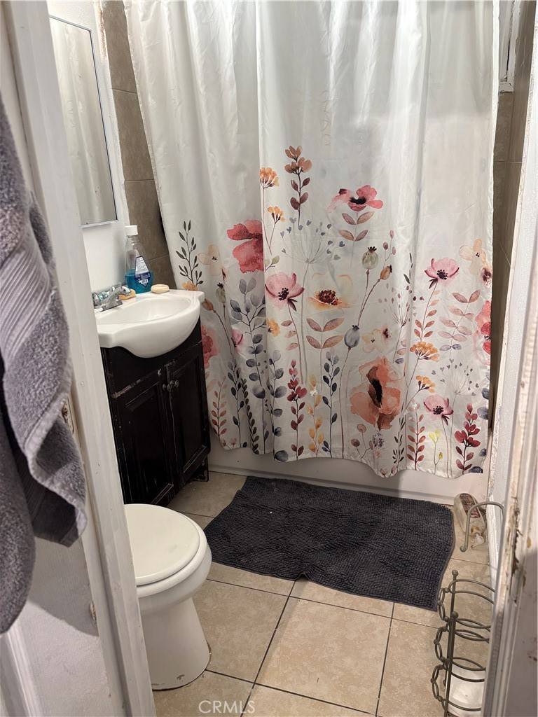 Long Beach, CA 90805,169 E 68th WAY