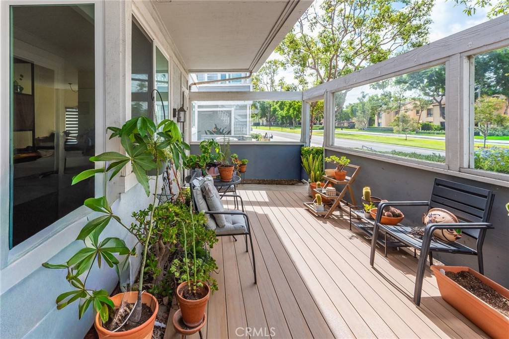 Irvine, CA 92620,73 Huntington #322