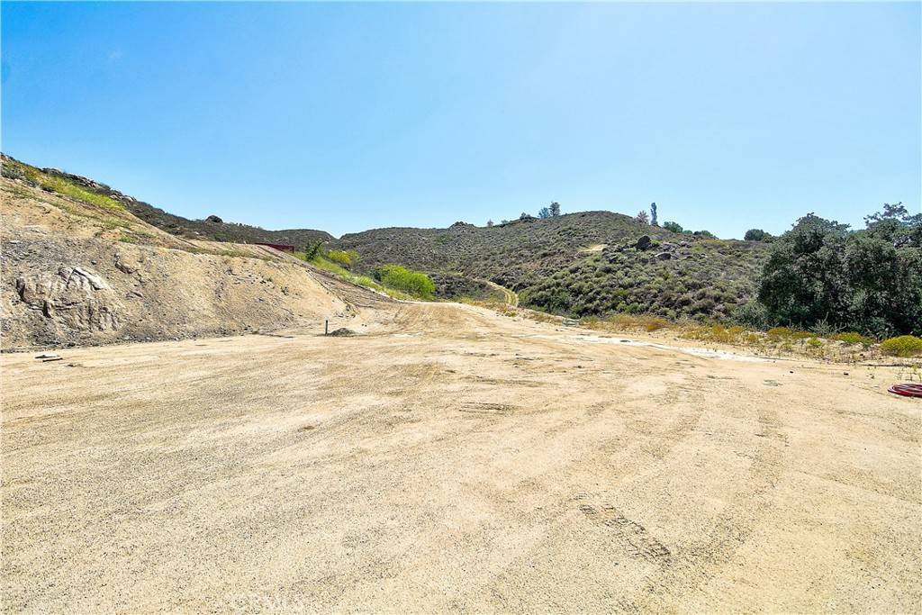 Lake Mathews, CA 92570,20653 Mustang CT