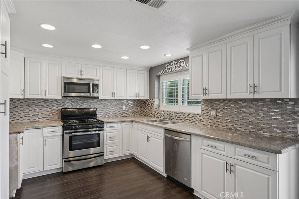 Corona, CA 92882,860 Encino PL