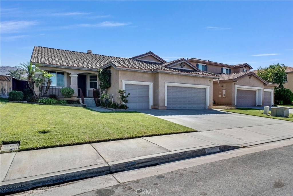 Moreno Valley, CA 92555,15190 Legendary DR