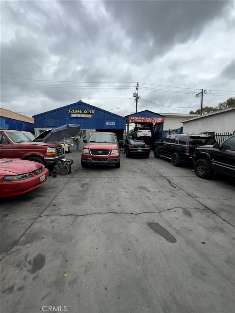 Lynwood, CA 90262,11690 Atlantic