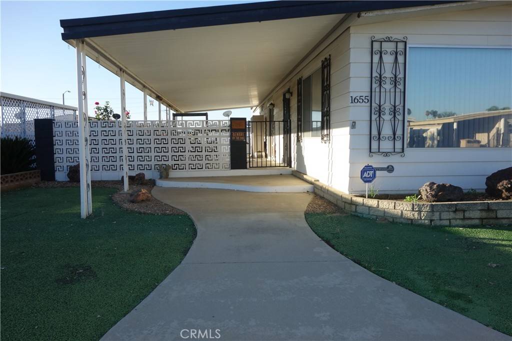 Hemet, CA 92543,1655 Santa Susana