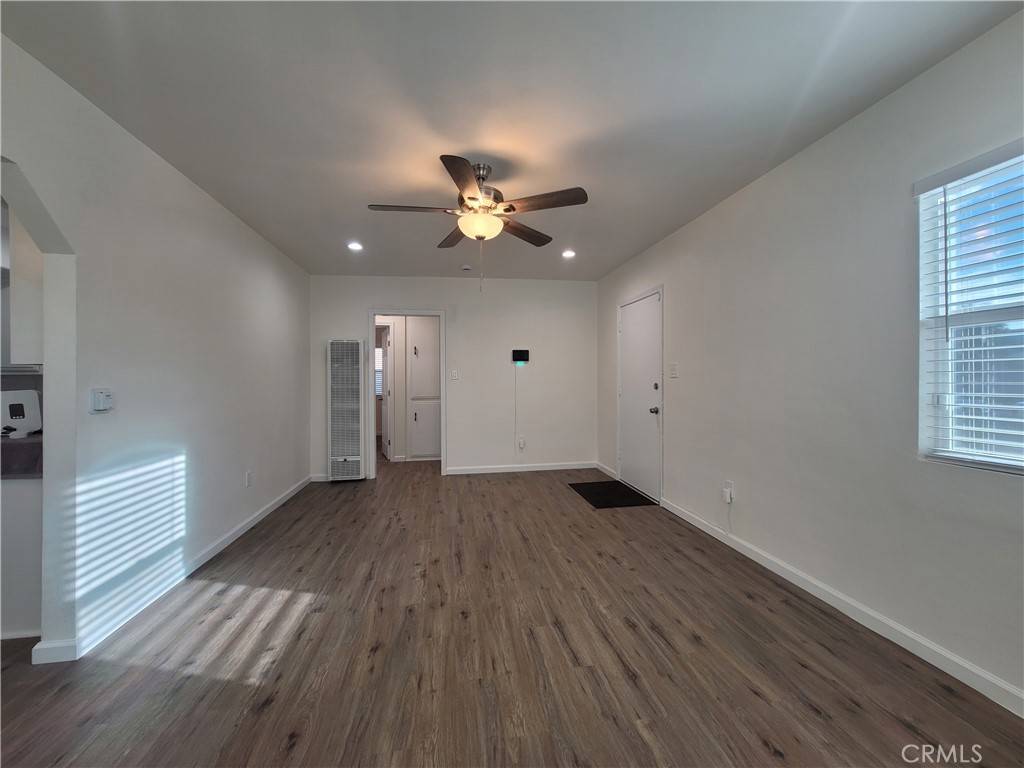 Fontana, CA 92335,8866 Emerald