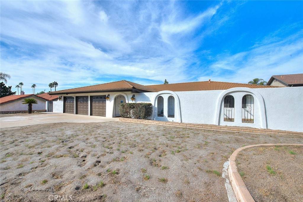 Riverside, CA 92506,16464 Rancho Escondido