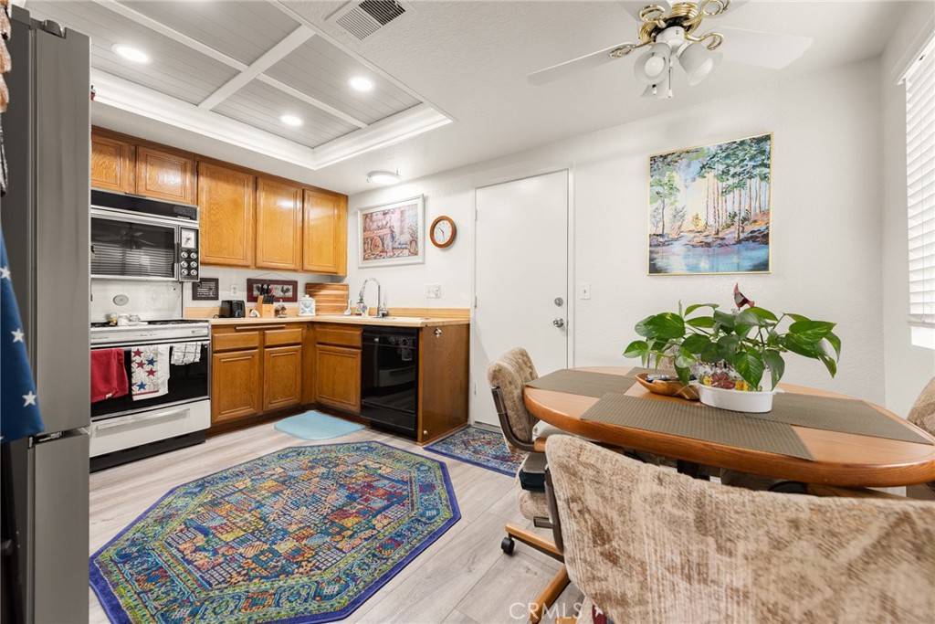 Grand Terrace, CA 92313,12168 Mount Vernon Ave. #84