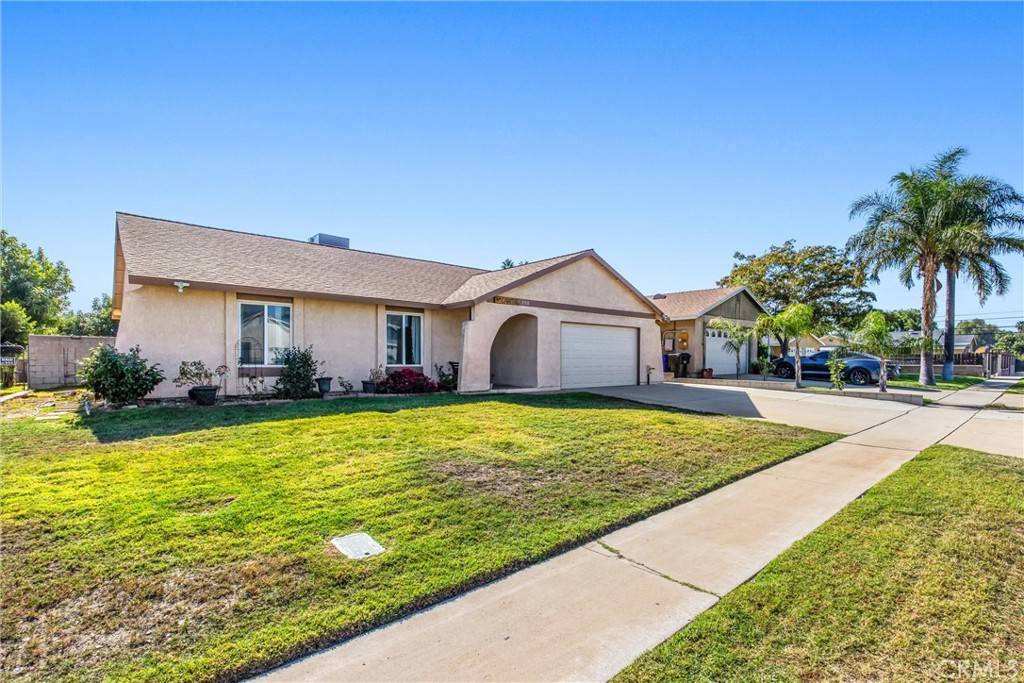 Fontana, CA 92335,17331 Seville CT