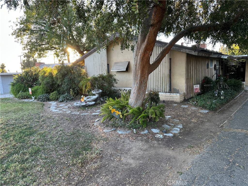 Riverside, CA 92506,5247 Monterey