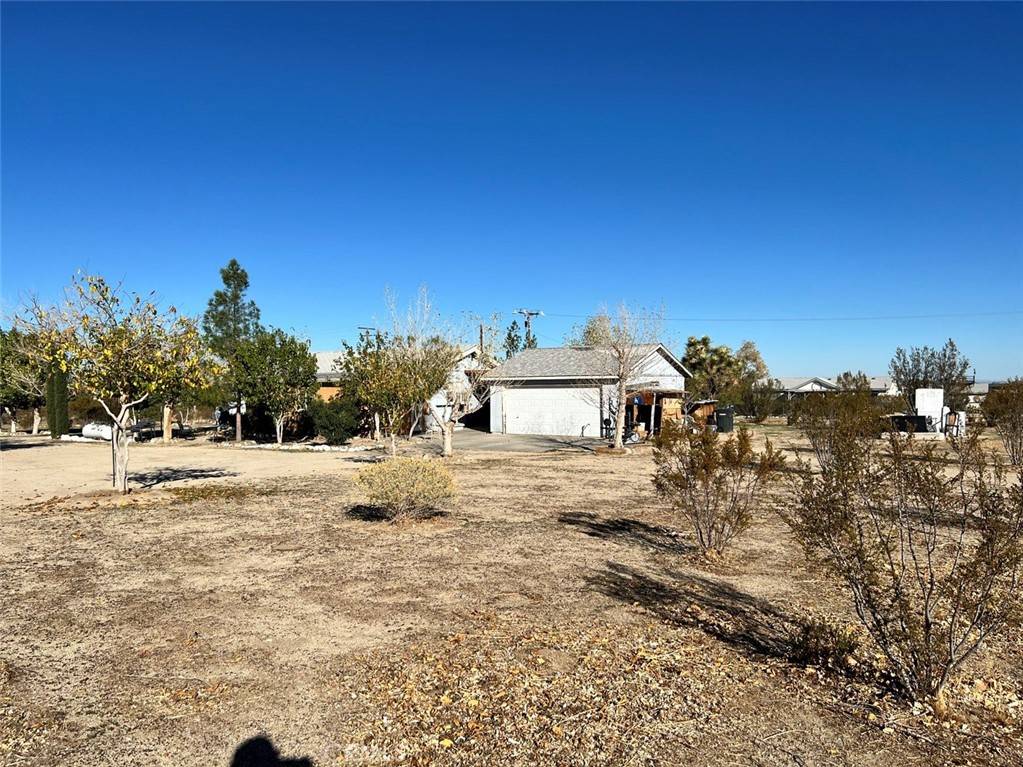 Pinon Hills, CA 92372,1011 Danbury