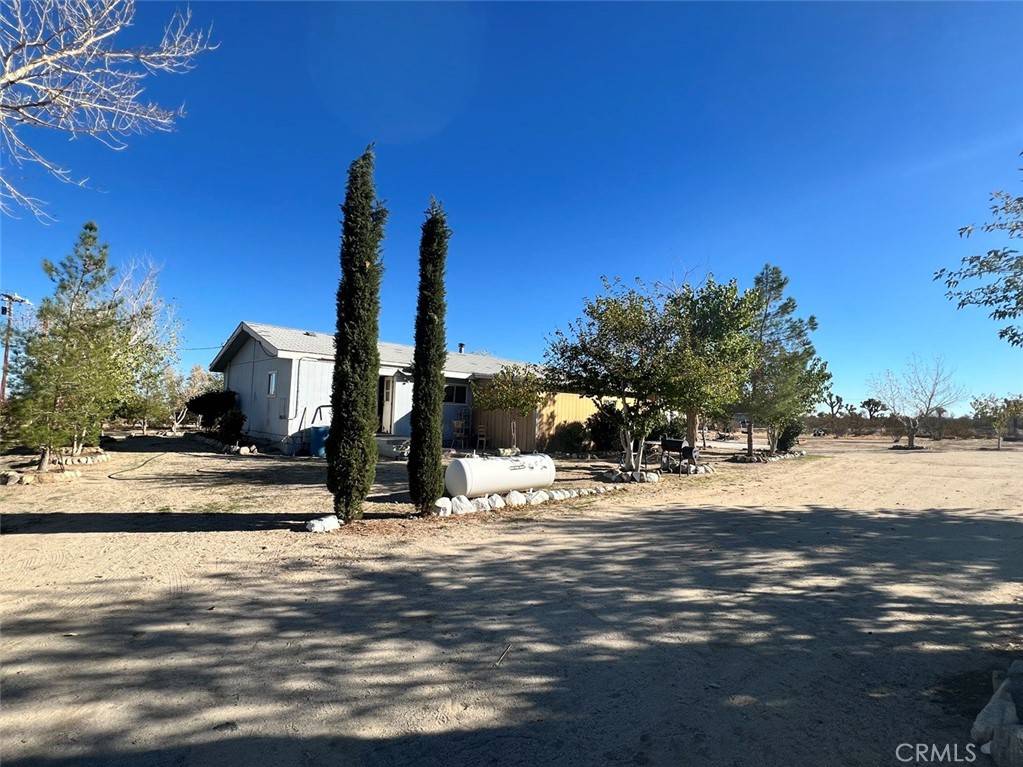 Pinon Hills, CA 92372,1011 Danbury