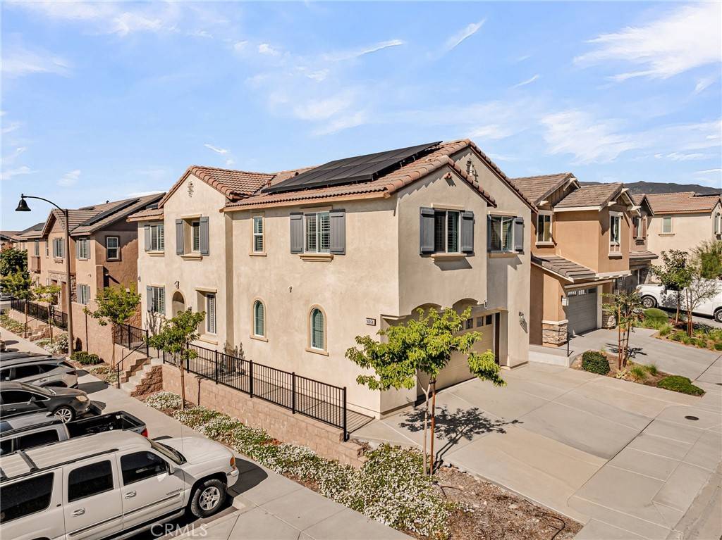 Fontana, CA 92336,16064 Symphony LN