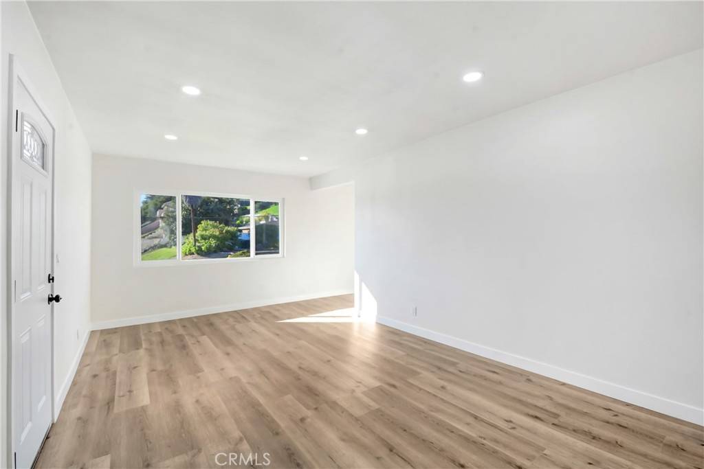 La Habra, CA 90631,1070 La Casa