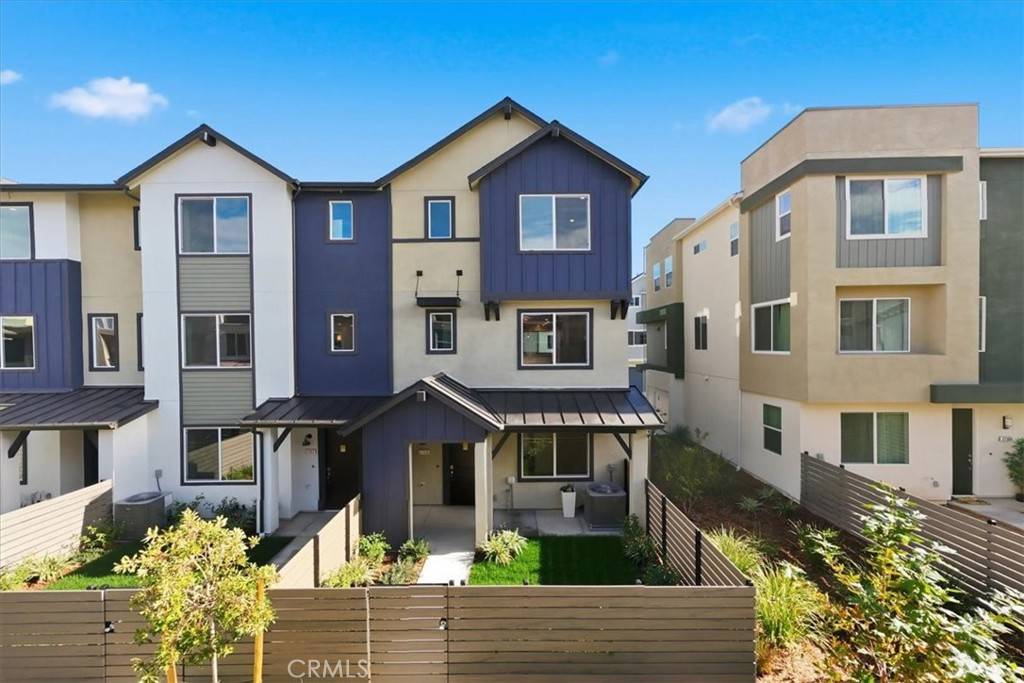 Valencia, CA 91381,27315 Bear Creek LN