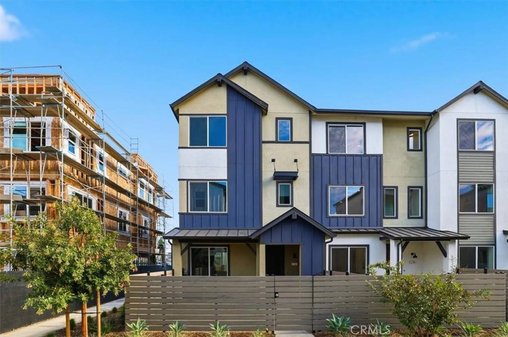 Valencia, CA 91381,27321 Bear Creek LN