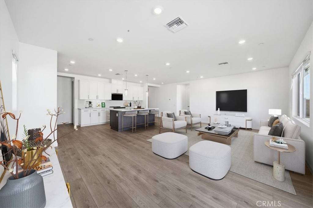 Lancaster, CA 93535,3211 E Avenue J-4