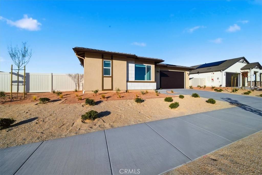 Lancaster, CA 93535,3211 E Avenue J-4