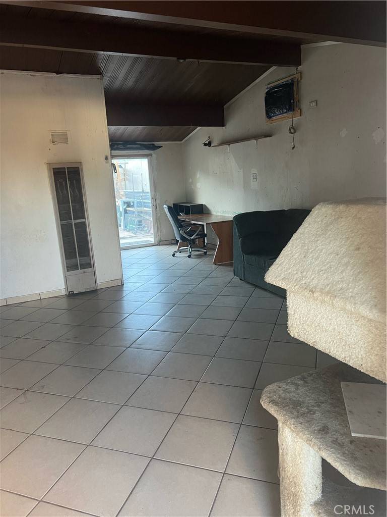 Victorville, CA 92395,15524 Louise St.