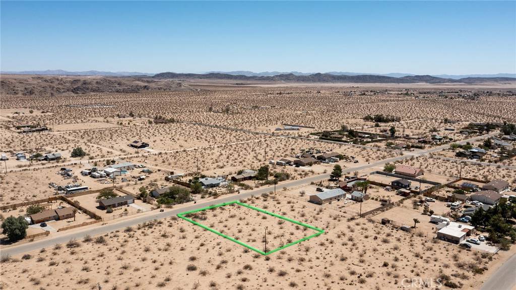 Joshua Tree, CA 92252,63400 Walpi DR