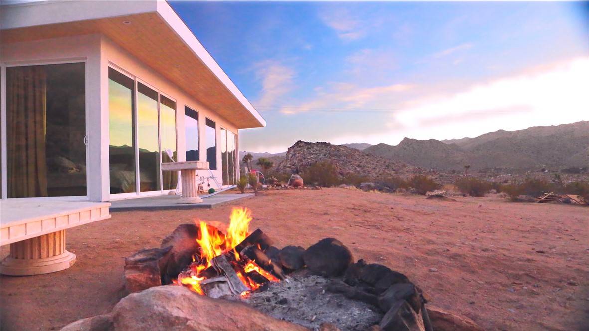 Joshua Tree, CA 92252,63126 Rocking Chair
