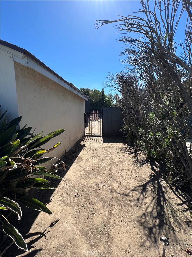 Tarzana, CA 91335,19140 Delano ST