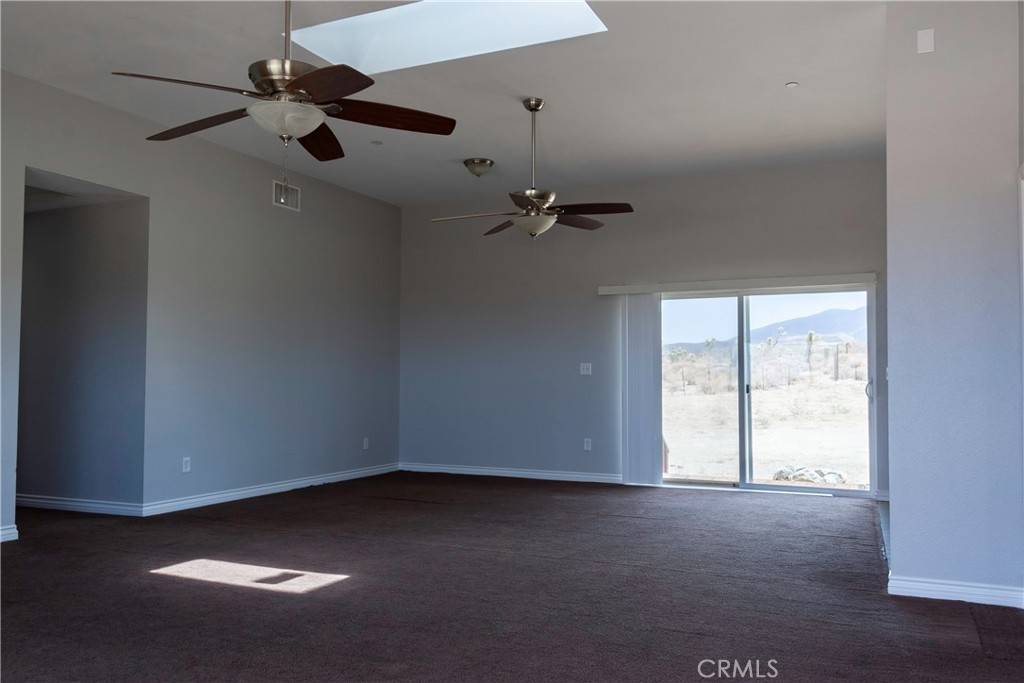 Llano, CA 93544,32112 Largo Vista RD