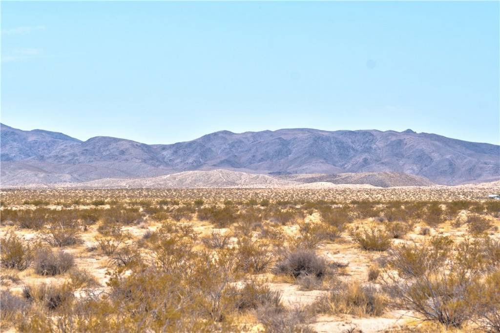 29 Palms, CA 92277,2 Mile RD