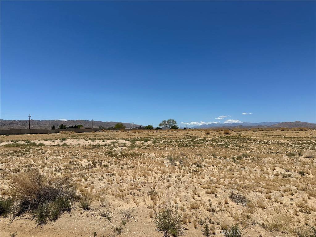 Joshua Tree, CA 92252,5250 Cascade RD