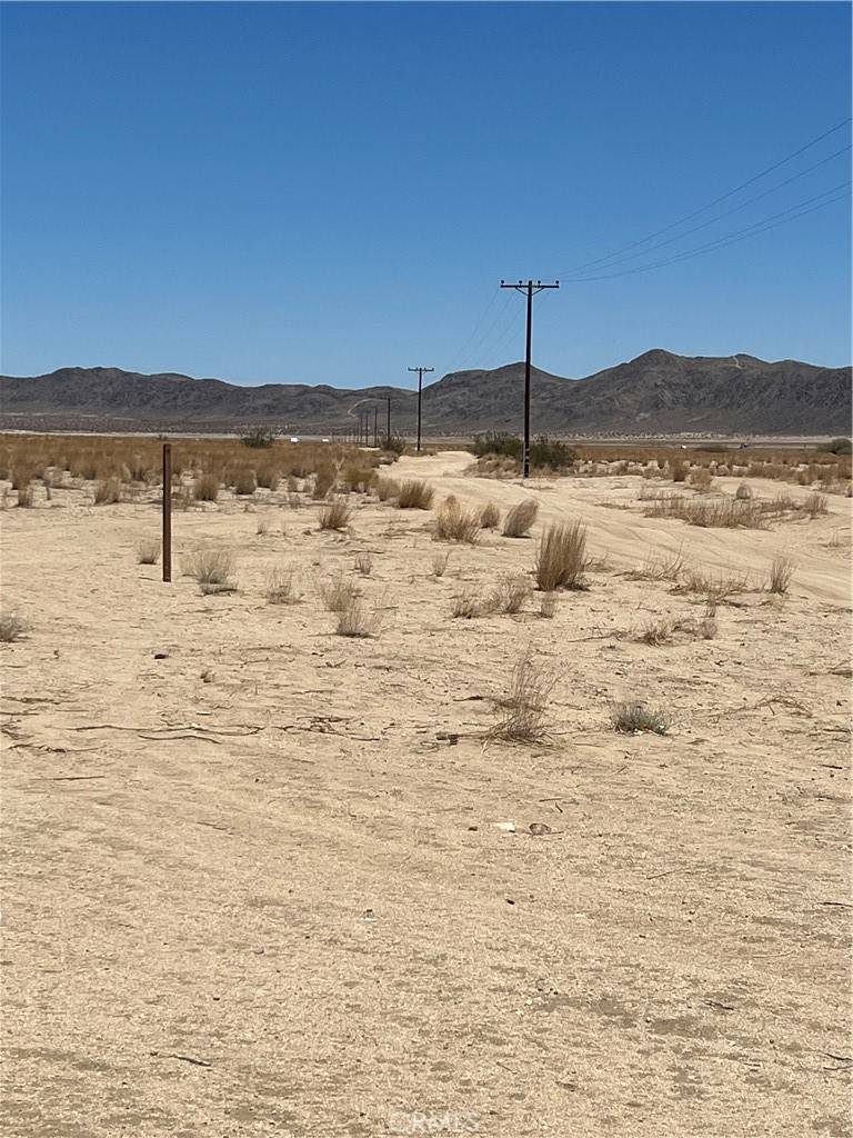 Joshua Tree, CA 92252,5250 Cascade RD
