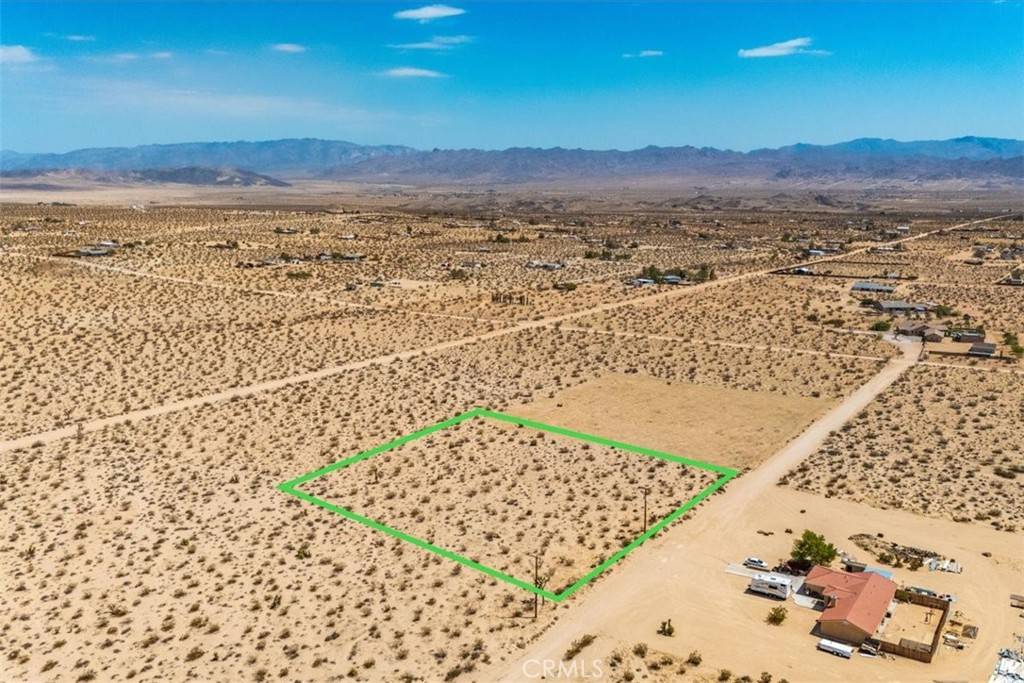Joshua Tree, CA 92252,2183 Neptune AVE