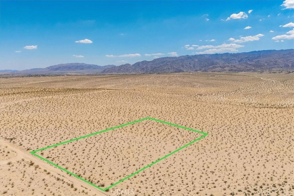 29 Palms, CA 92277,67800 Raymond DR