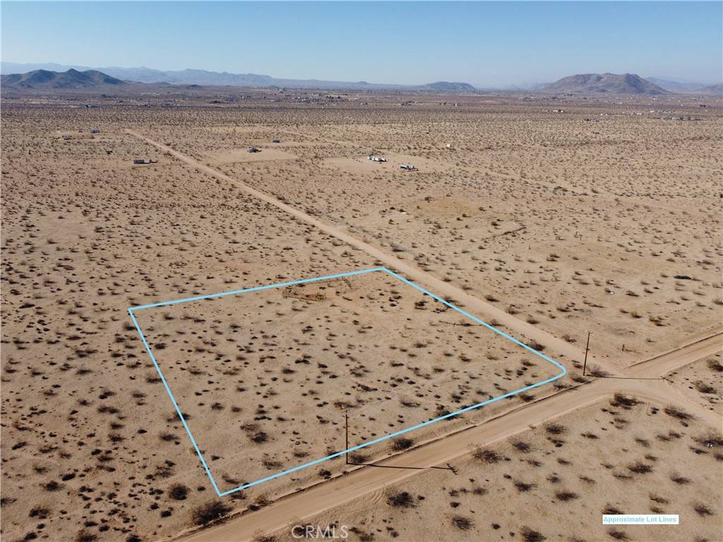 Joshua Tree, CA 92252,2 Mars DR