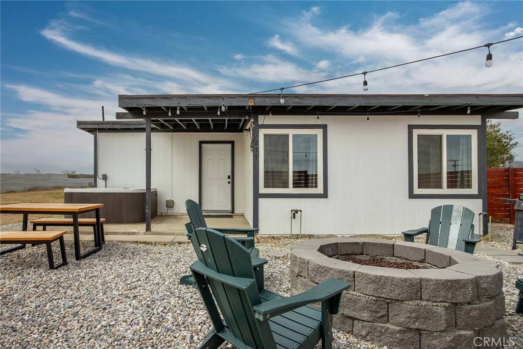Landers, CA 92285,877 Phillips RD