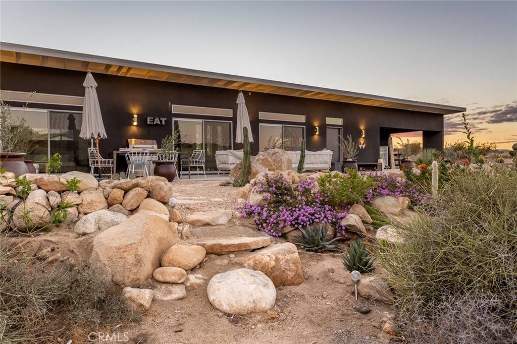 Joshua Tree, CA 92252,7802 Quail Springs RD
