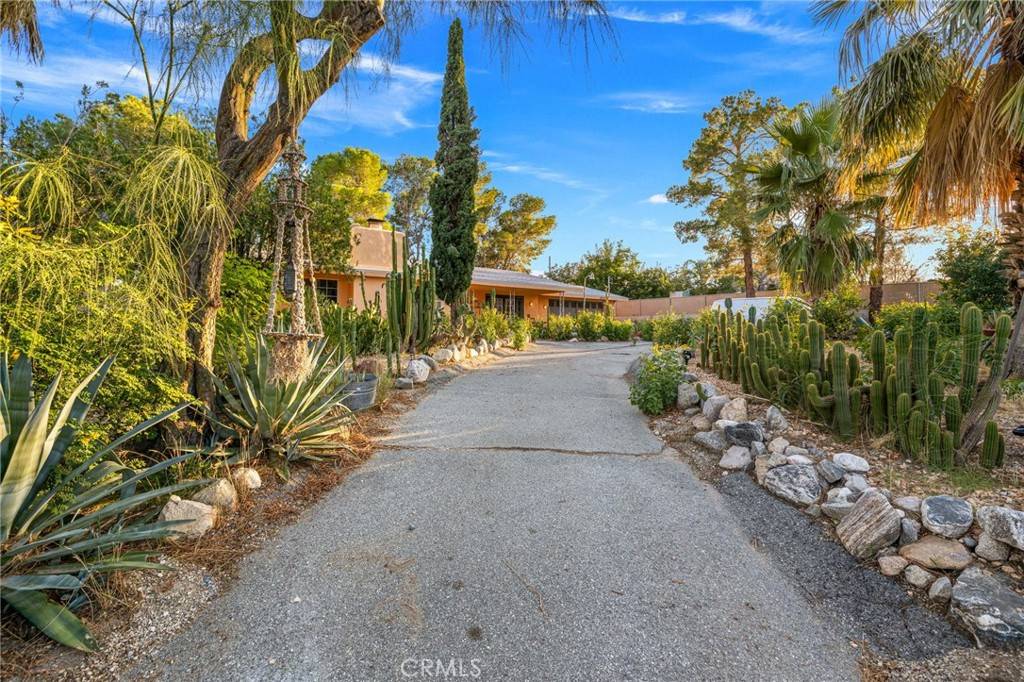 Morongo Valley, CA 92256,49323 Matzene DR