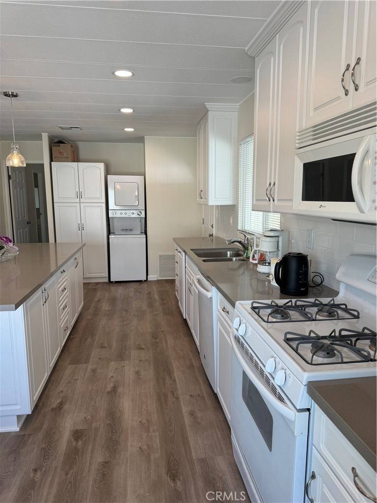 Desert Hot Springs, CA 92240,14777 Palm DR #12