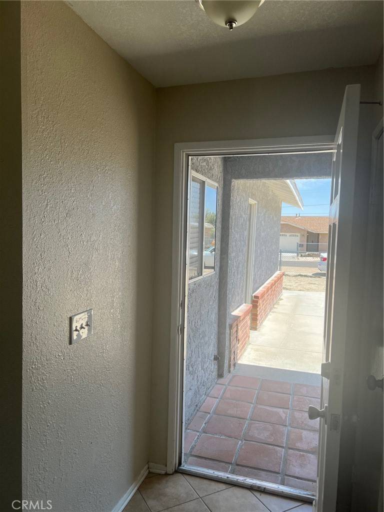 29 Palms, CA 92277,6614 Mojave Ave