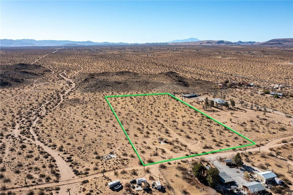 Landers, CA 92285,4 Burke RD