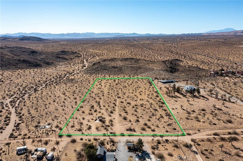 Landers, CA 92285,4 Burke RD
