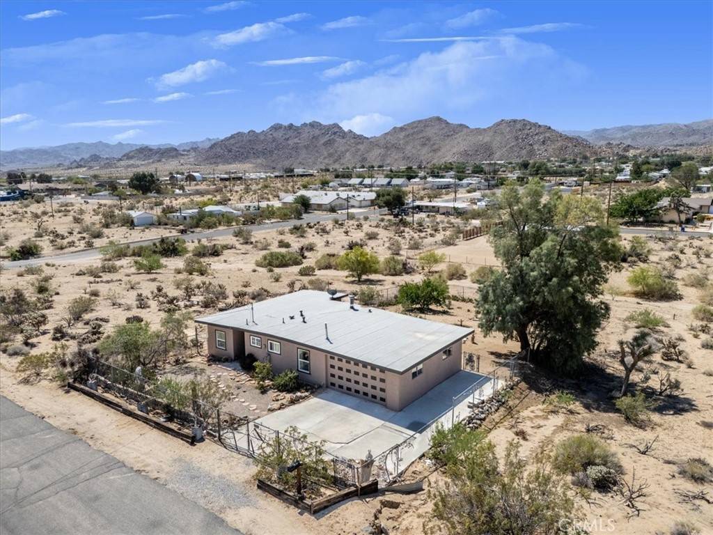 Joshua Tree, CA 92252,61961 Aster PL
