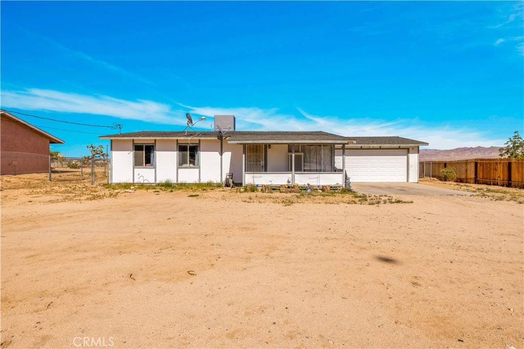 Joshua Tree, CA 92252,4805 Avenida La Mirada