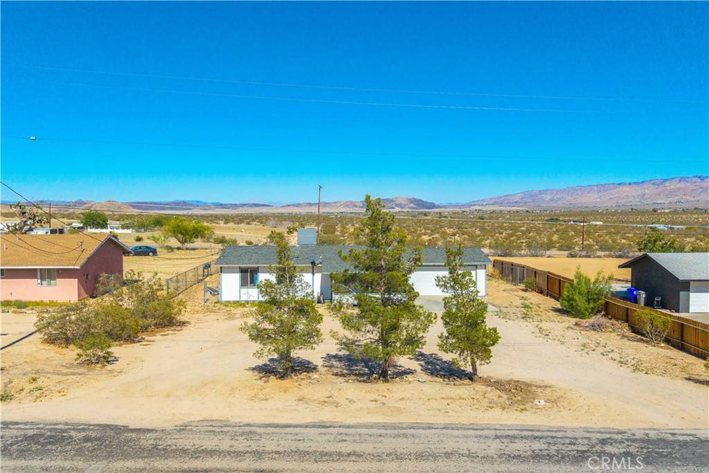 Joshua Tree, CA 92252,4805 Avenida La Mirada