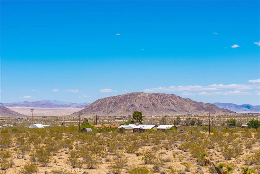 Landers, CA 92285,56764 Reche RD